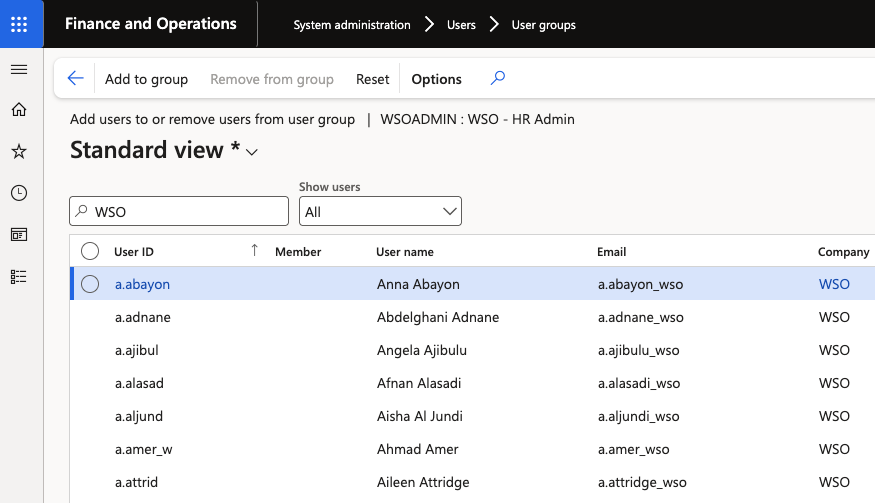 The user group detail view with the employee list filtered by position and multiple employees selected