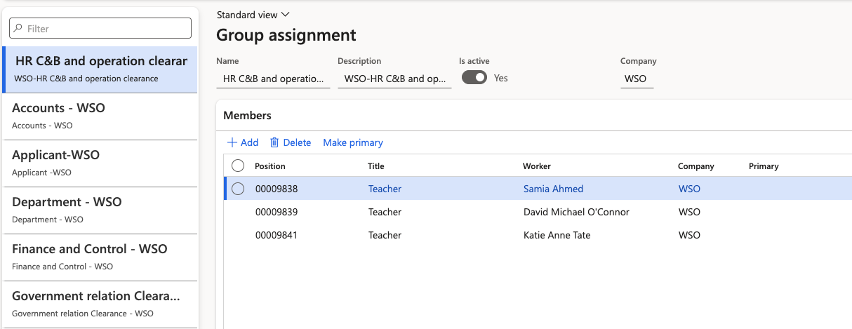 The user group detail view with the employee list filtered by position and multiple employees selected